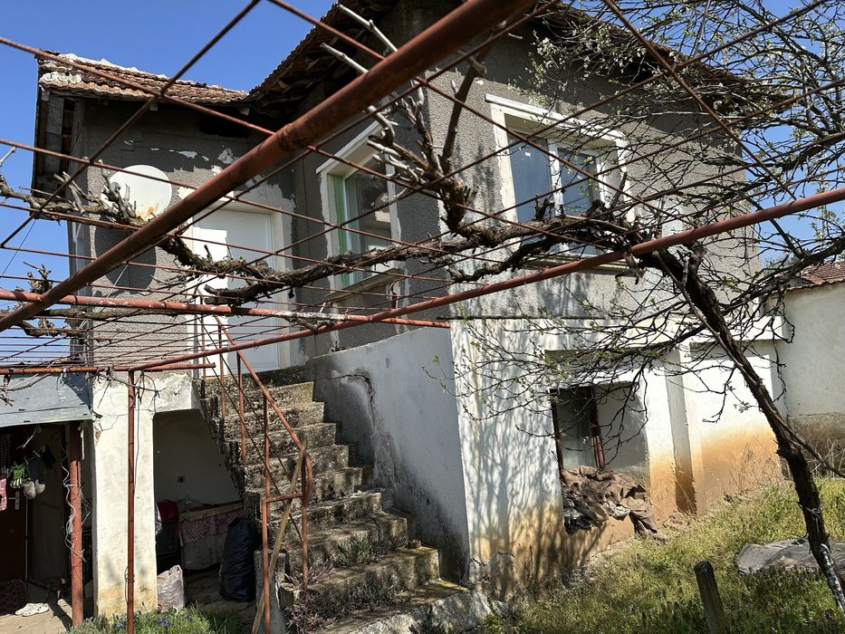 Къща в село Крапчене