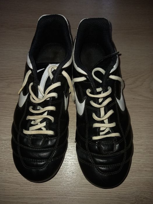 Бутонки за футбол