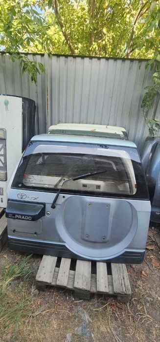 Дверь багажника  на Toyota LC Prado 95