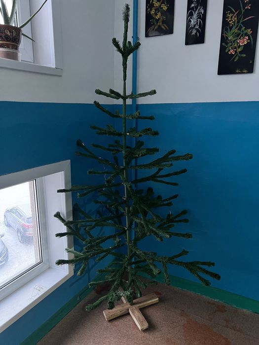 Продается искусственная елка