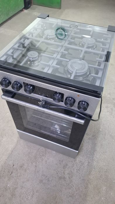 Продам кухонную (газовую) плиту.