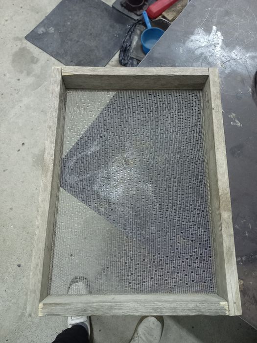 Сито или просеиватель.