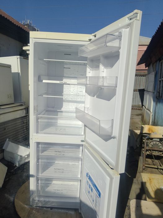 Продам холодильник