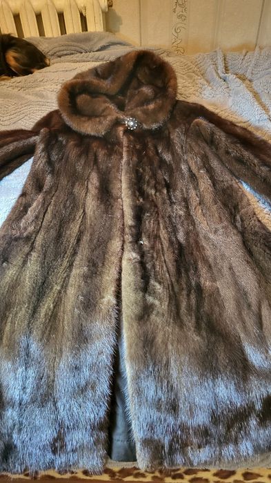 Продам норковую шубу
