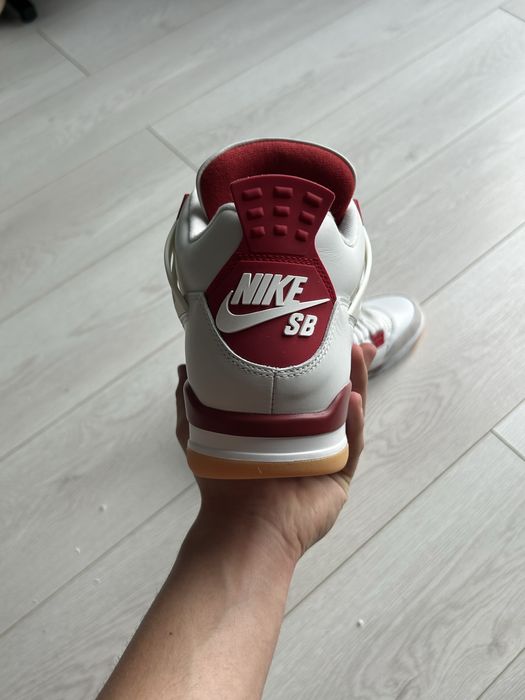 Jordan 4 Varsity Red