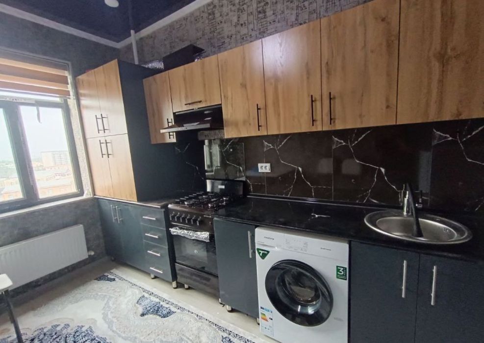 1 xonali kvartira srochna ijaraga beriladi.