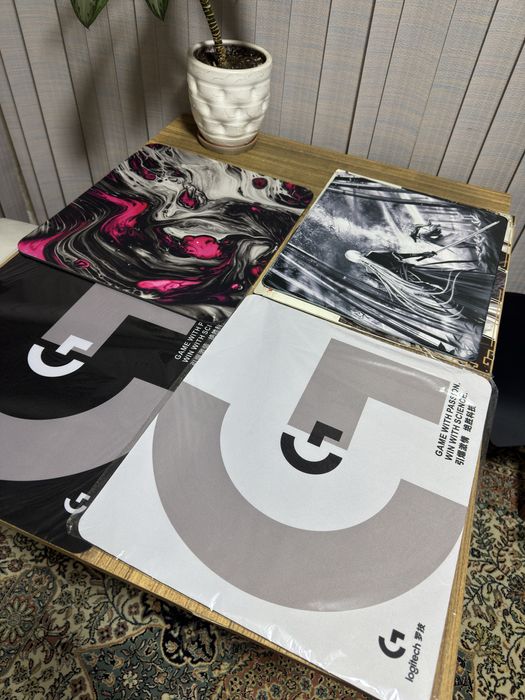 Продам игровые коврки Logitech