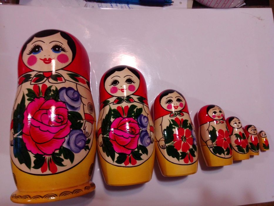 Кукли,матрьошки,играчки