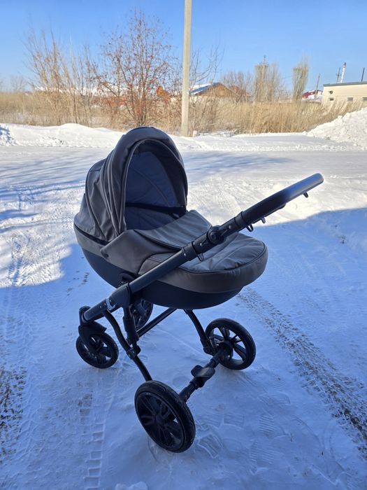 Продам коляску 2 в 1