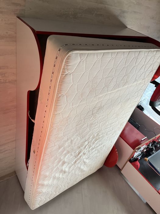 Легло с матрак и механизъм с място за багаж 120/190см.