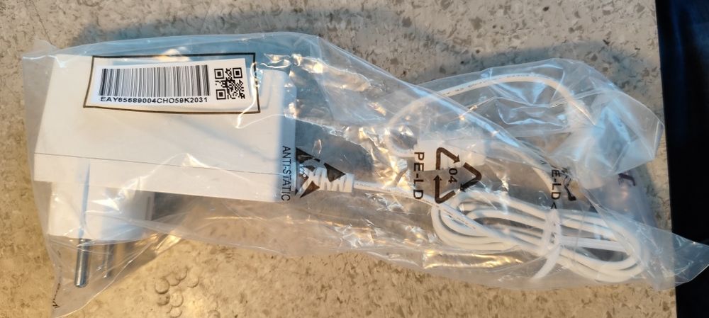 Alimentator LG 19V, 2,5 A