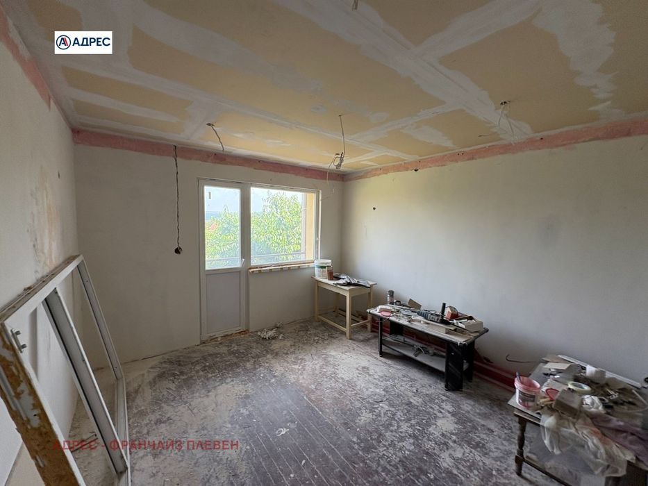 Продава се Тристаен апартамент в Мездра - 120 кв.м за 850 €/кв.м - Снимка #3