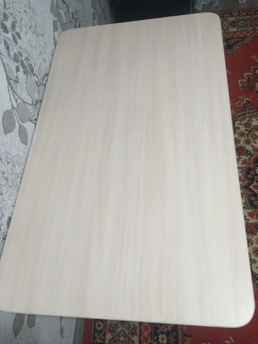 Продам кухонный стол