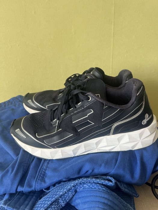 Оригинални обувки EA7 44 Номер