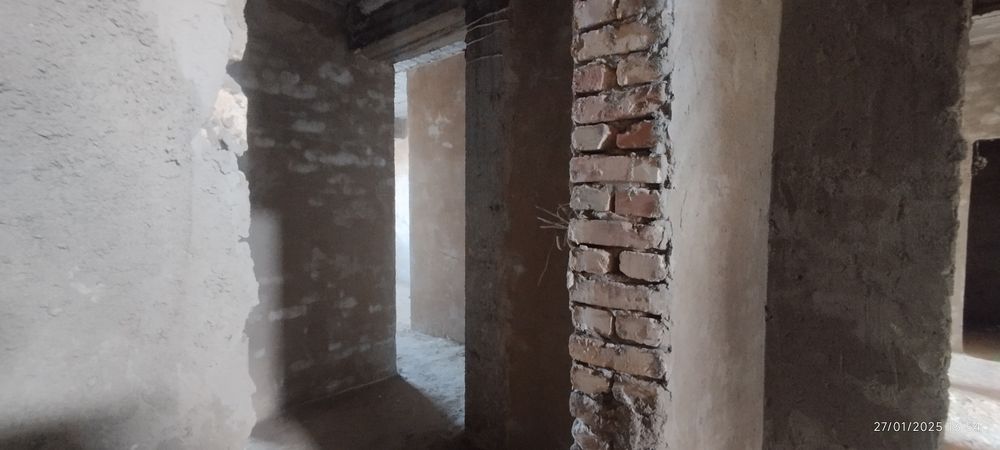 Buxoro shaharda 2 xonalik uy sotiladi