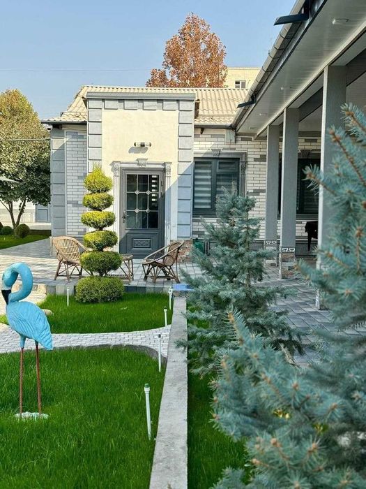 Кириб яшашга тайёр ховли уй сотилади