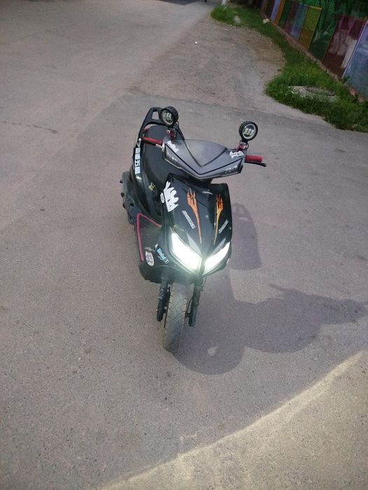 Скутер продам 100000