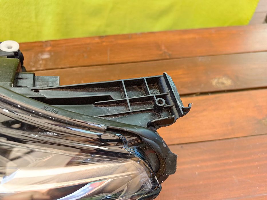 Фар за Peugeot 308 / Пежо 308