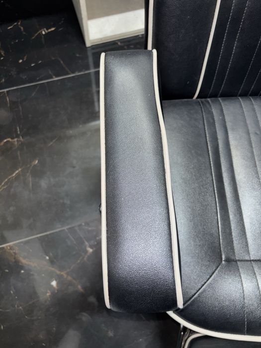 Scaun frizerie piele  doar in constanta
