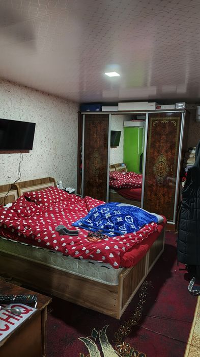 Xovli uy sotladi 6 xona eski 6 xona yengi uy 9 sotix