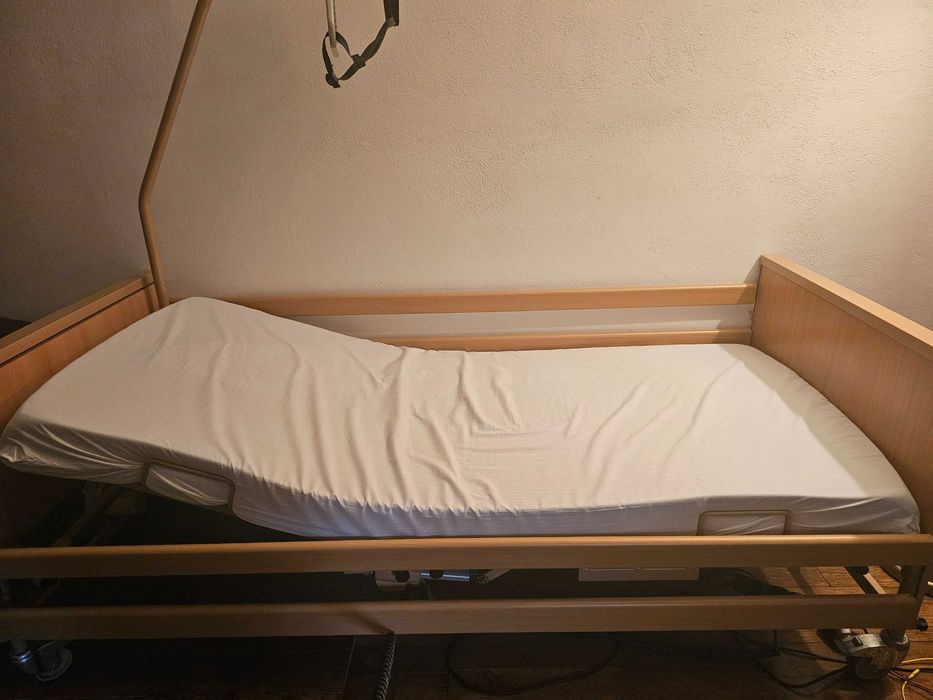 Vand pat medical cu telecomanda si saltea