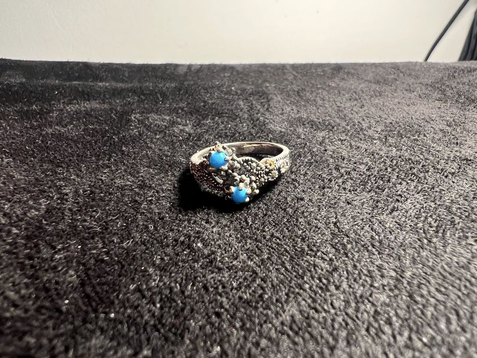 Inel de argint cu marcasite albastre