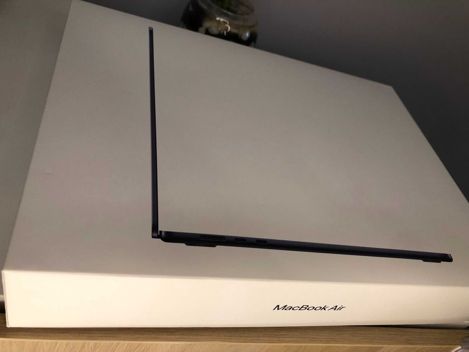 Macbook Air 15 М2 - 256gb - 99% батерия
