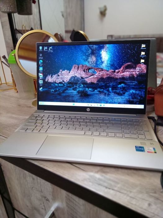 HP Pavilion 15 (13-avlod Core i5) — Ideal holatda!