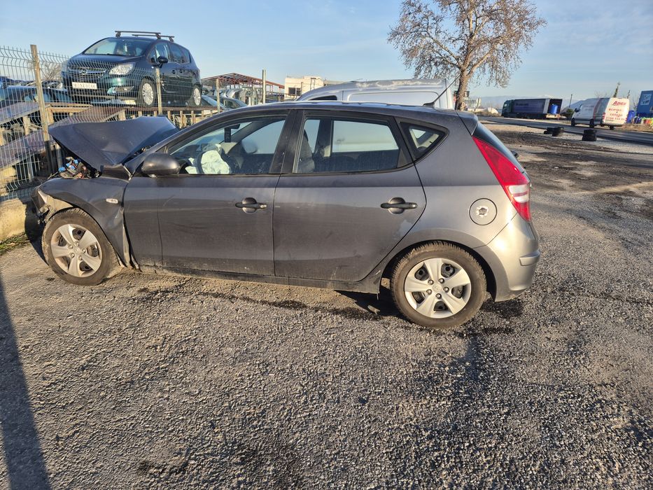 Хюндай  и 30    1.4 бензин