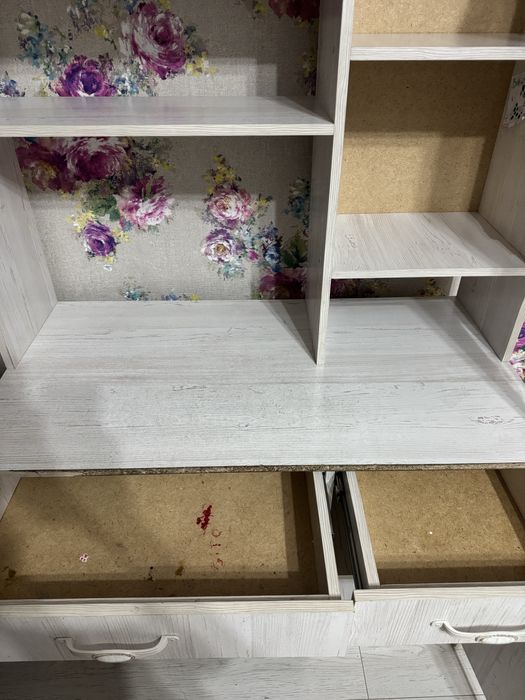 Стол с полками для учёбы