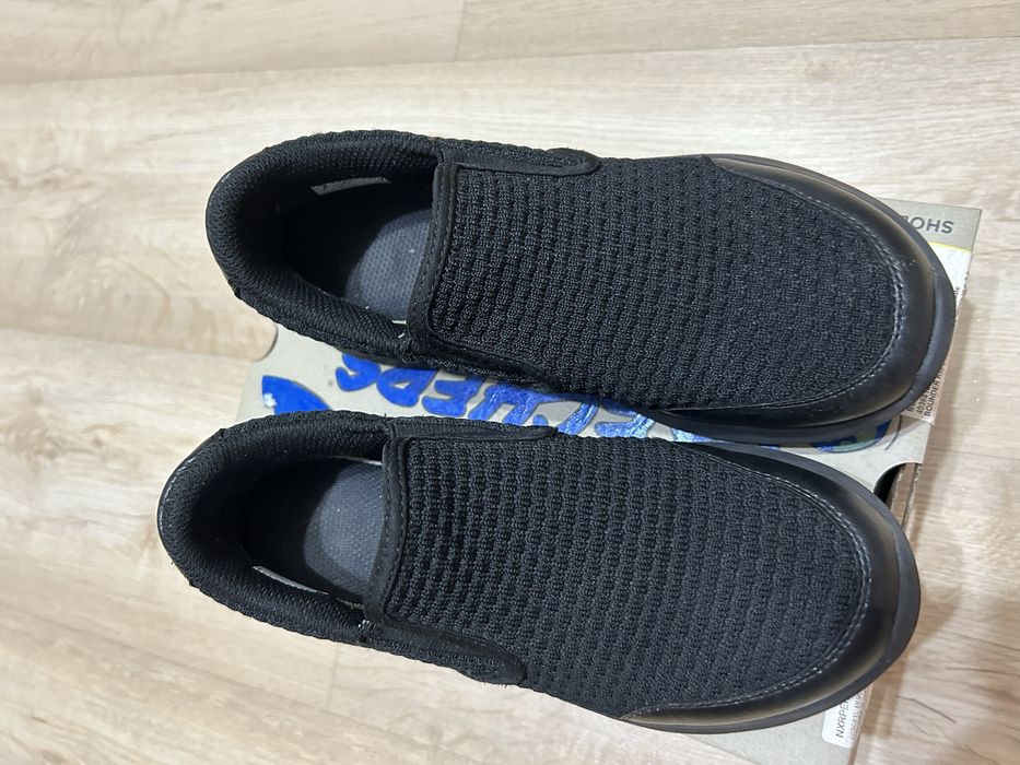 Продам кроссовки