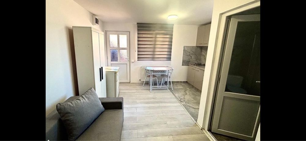 Ofer la inchiriere garsoniera la casa cu facturi incluse