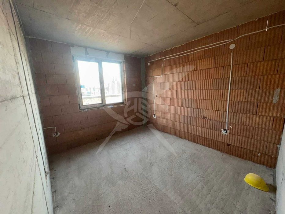 Продава се Тристаен апартамент в София, Хладилника - 82 кв.м за 1282 €/кв.м - Снимка #2