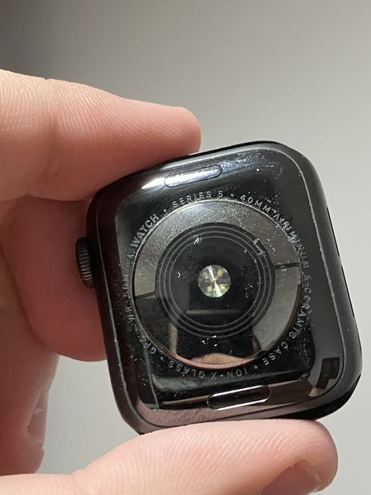 Vand apple watch 5 40mm URGENT!!