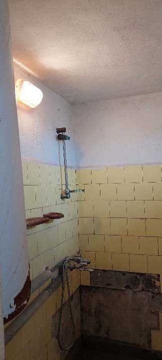 Къща с двор в с. Павел, общ. Полски Тръмбеш