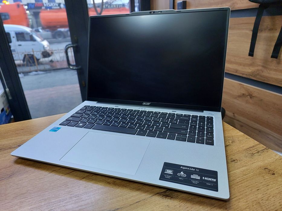 Yangidek Acer core i3 13-pokoleniya