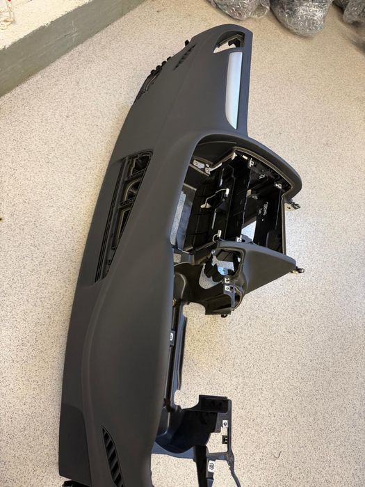 Plansa bord audi a4 b8