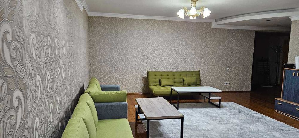 аренда 3х комнатной кв за Буз Базаром метро Горького