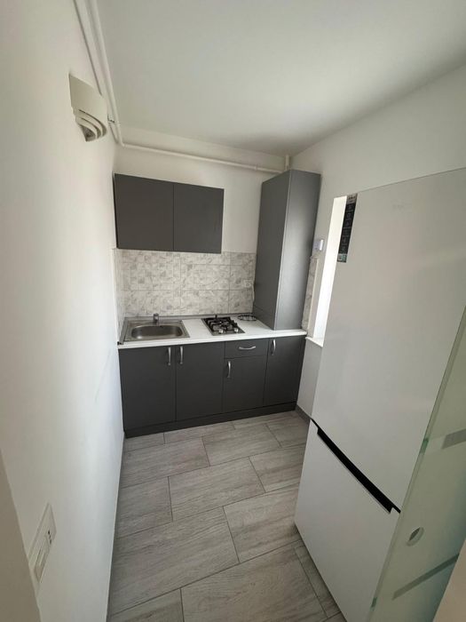 Închiriez apartament cu o camera