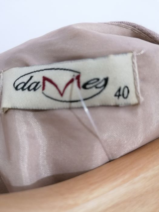 Rochie nouă cu eticheta