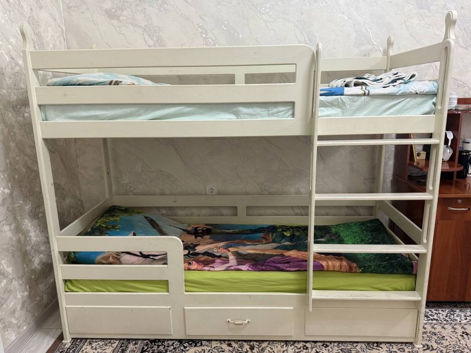 Kravat 2 qavatli matrasyam bor
