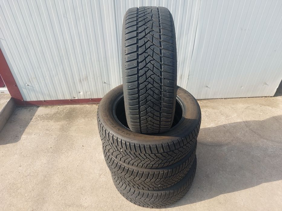 150 lei bucata! Set anvelope M+S/IARNA 205 55 16 Dunlop! 7 mm