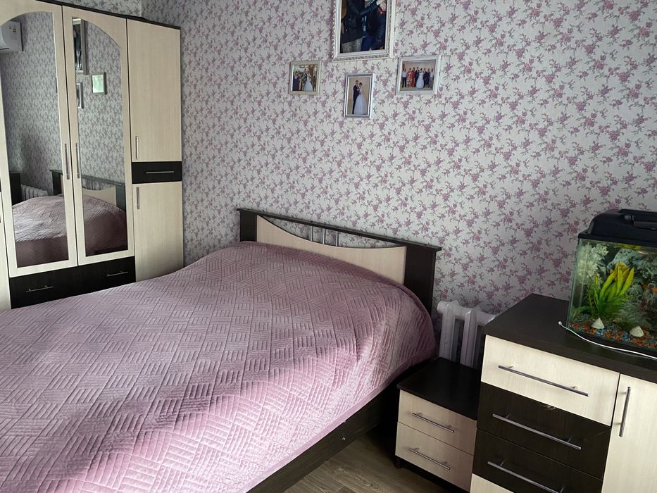 Продам спальный гарнитур