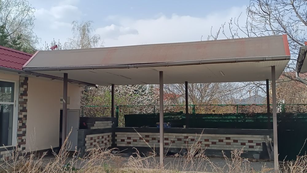 Продам окна, двери, навес, стульчик