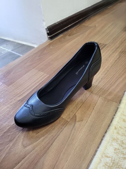 Продам женские туфли