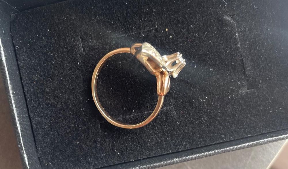 Золотое кольцо с бриллиантами