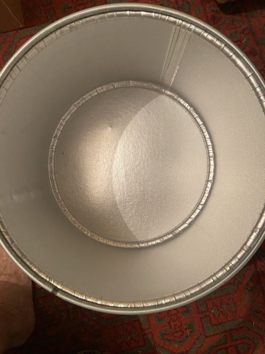 Тара с плотной крышкой и замком