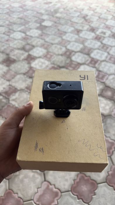 Камера Yi action