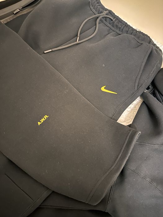 двойка Nike Nocta