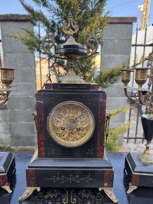 Ceas si doua sfesnice din marmura si bronz, stil napoleon III